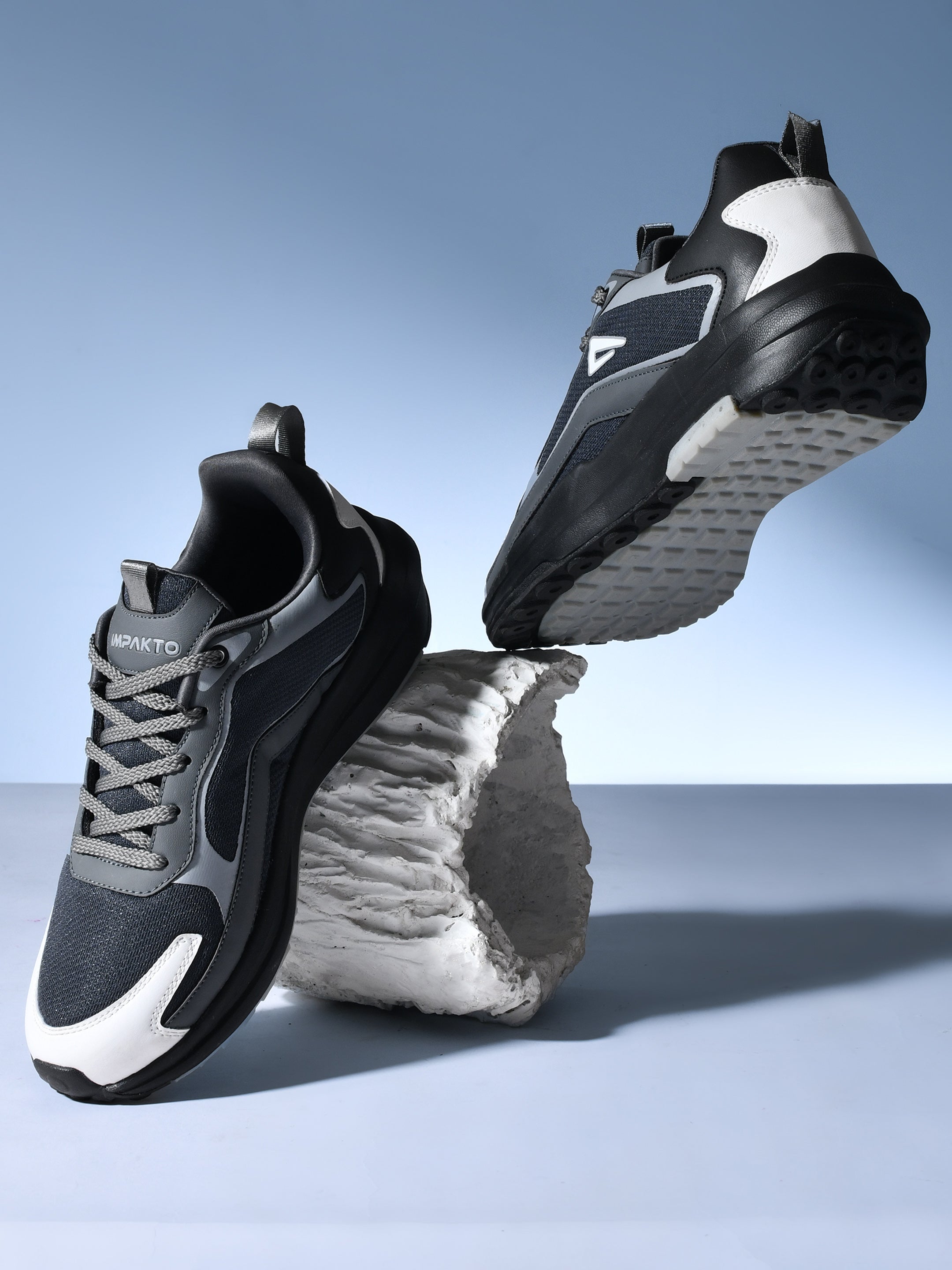 Impakto Retro Sprint Sneakers With Cushioned Insocks For Men AS3283