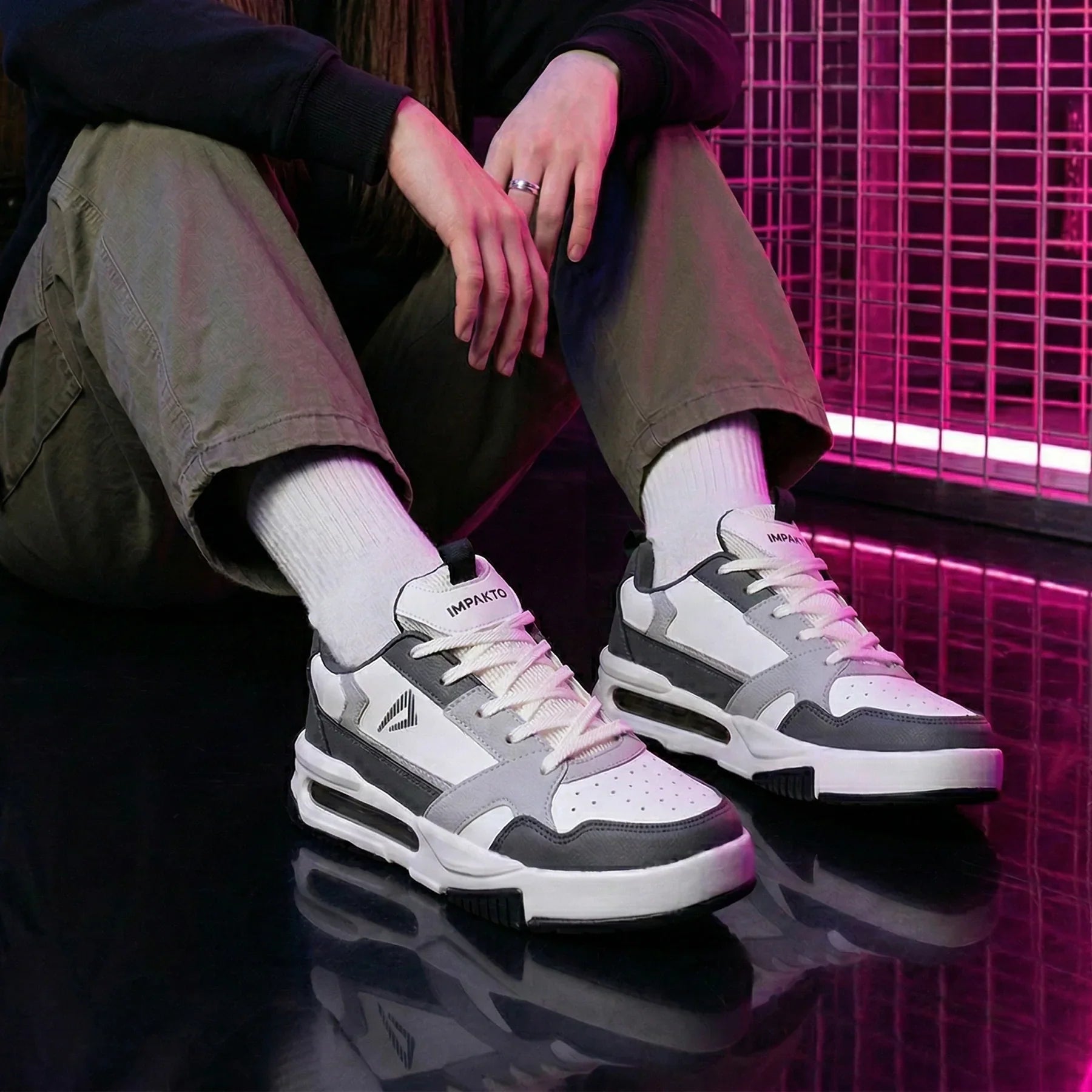 Best Sneakers for Men Under Rs. 1,500