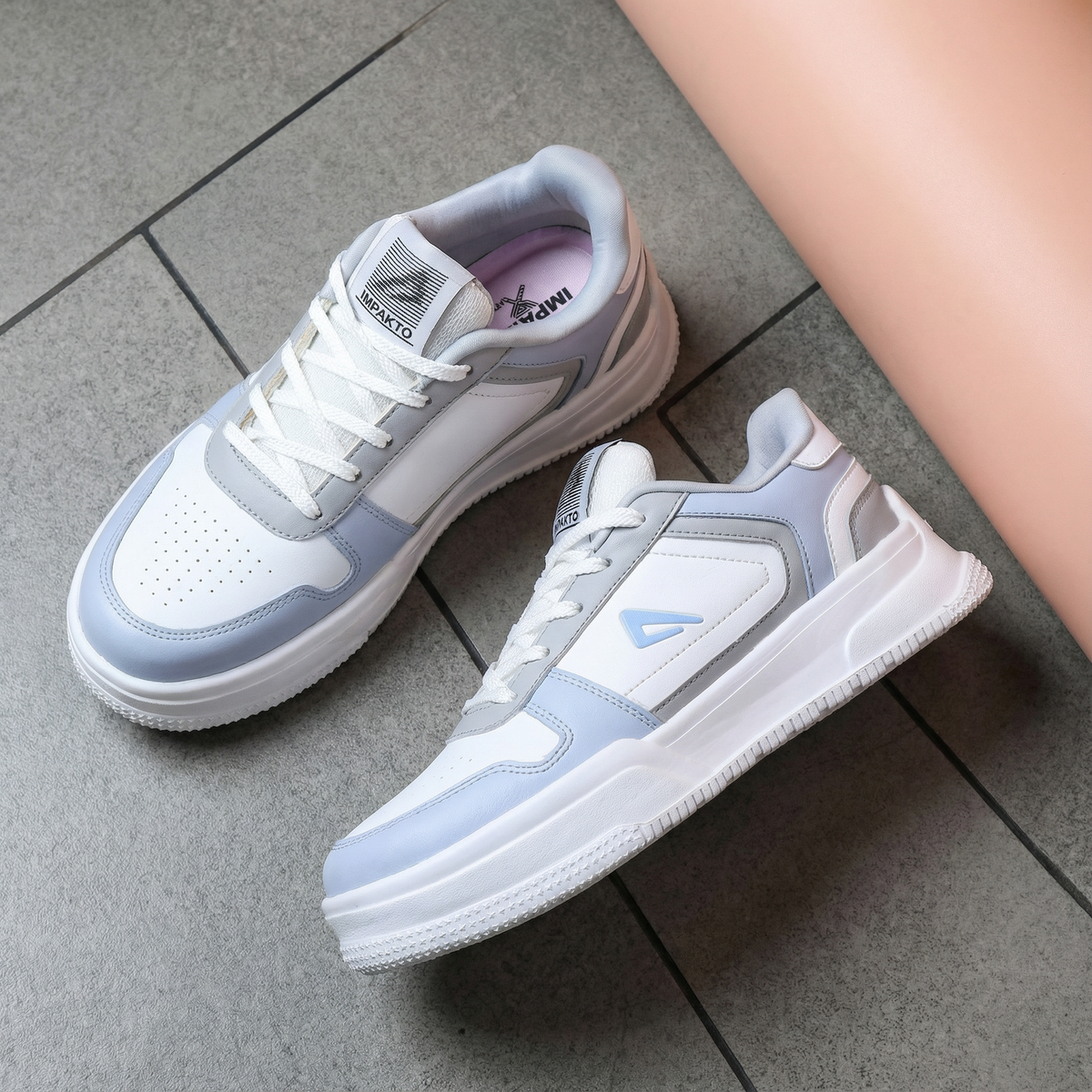 Impakto Women's Casual Sneakers