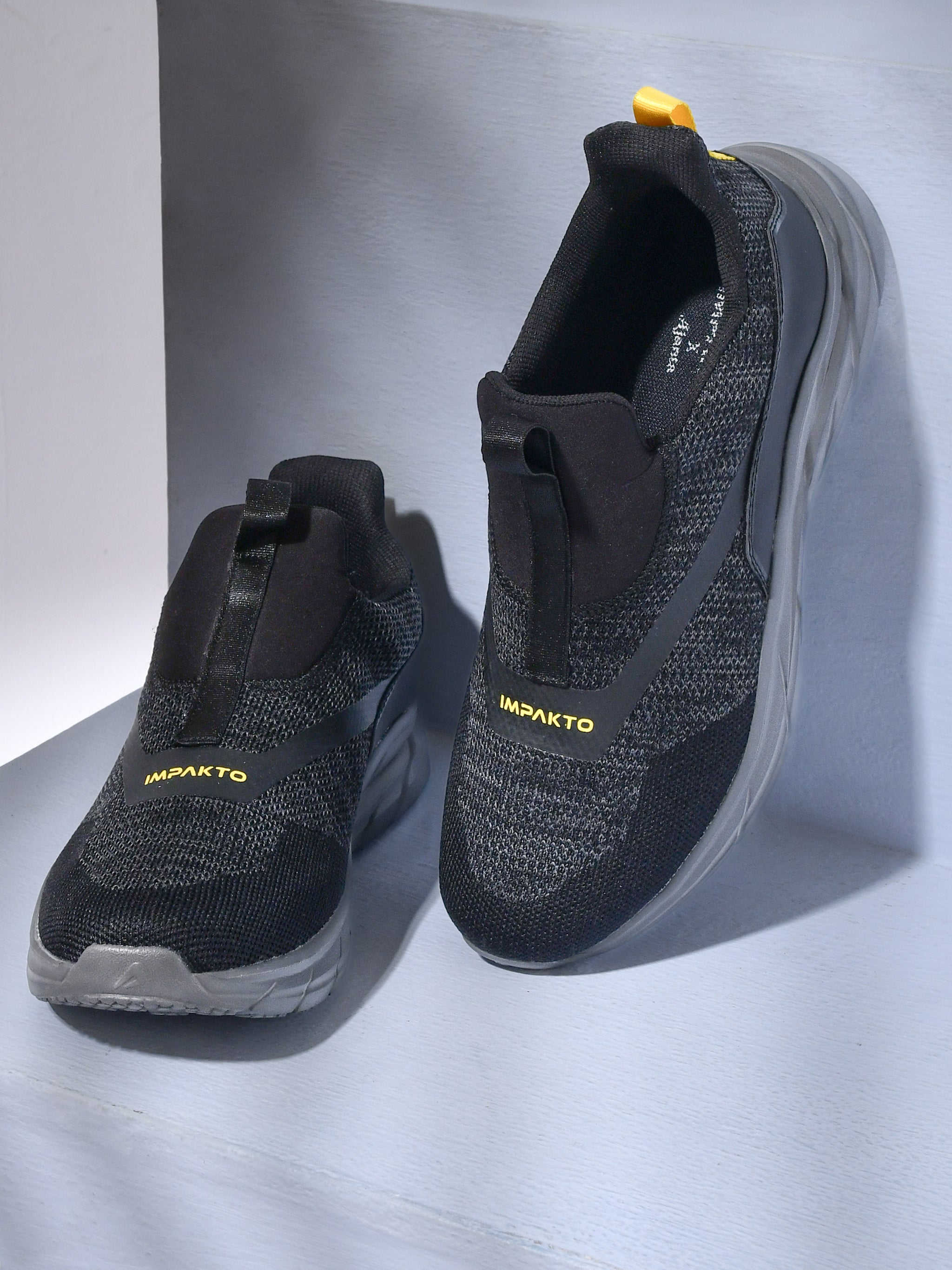 Impakto Air Bounce Hands Free Running Shoes for Men AS3288