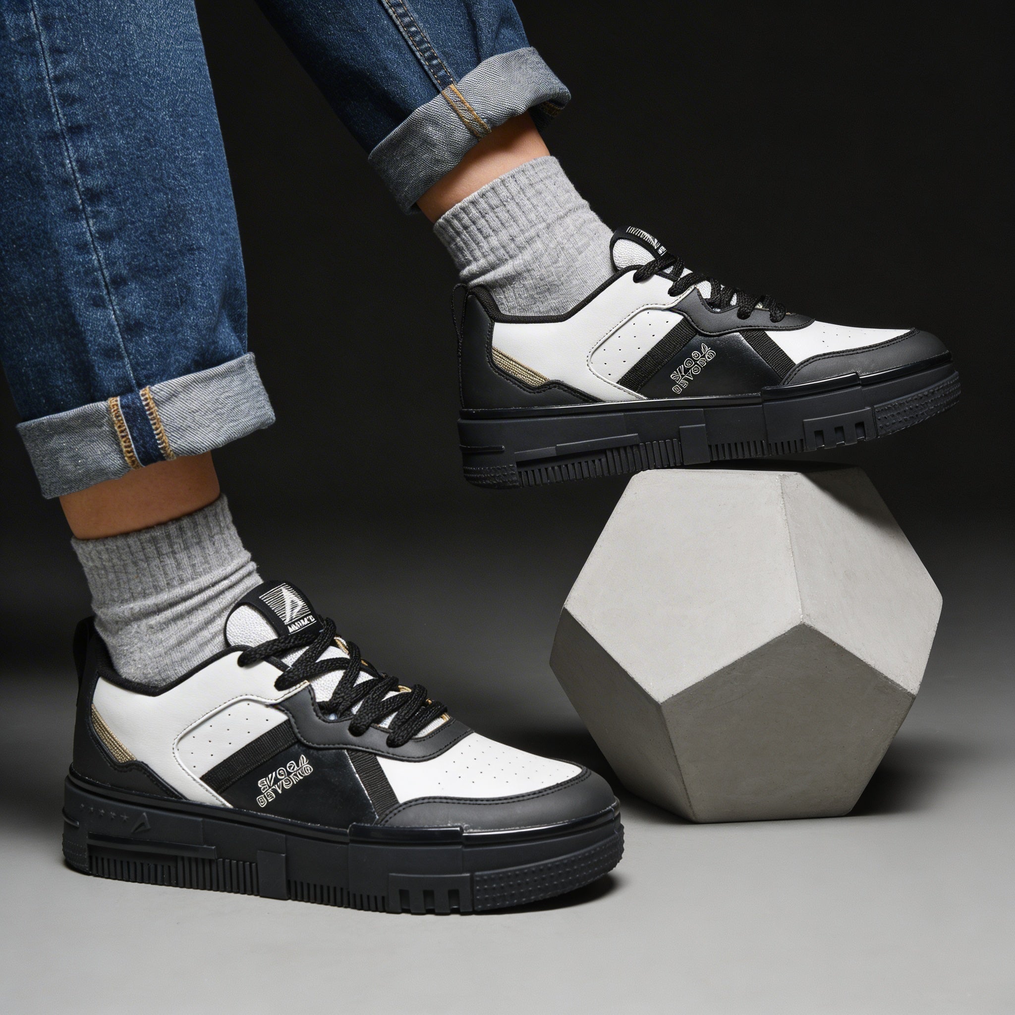 Impakto Studio Head Sneakers