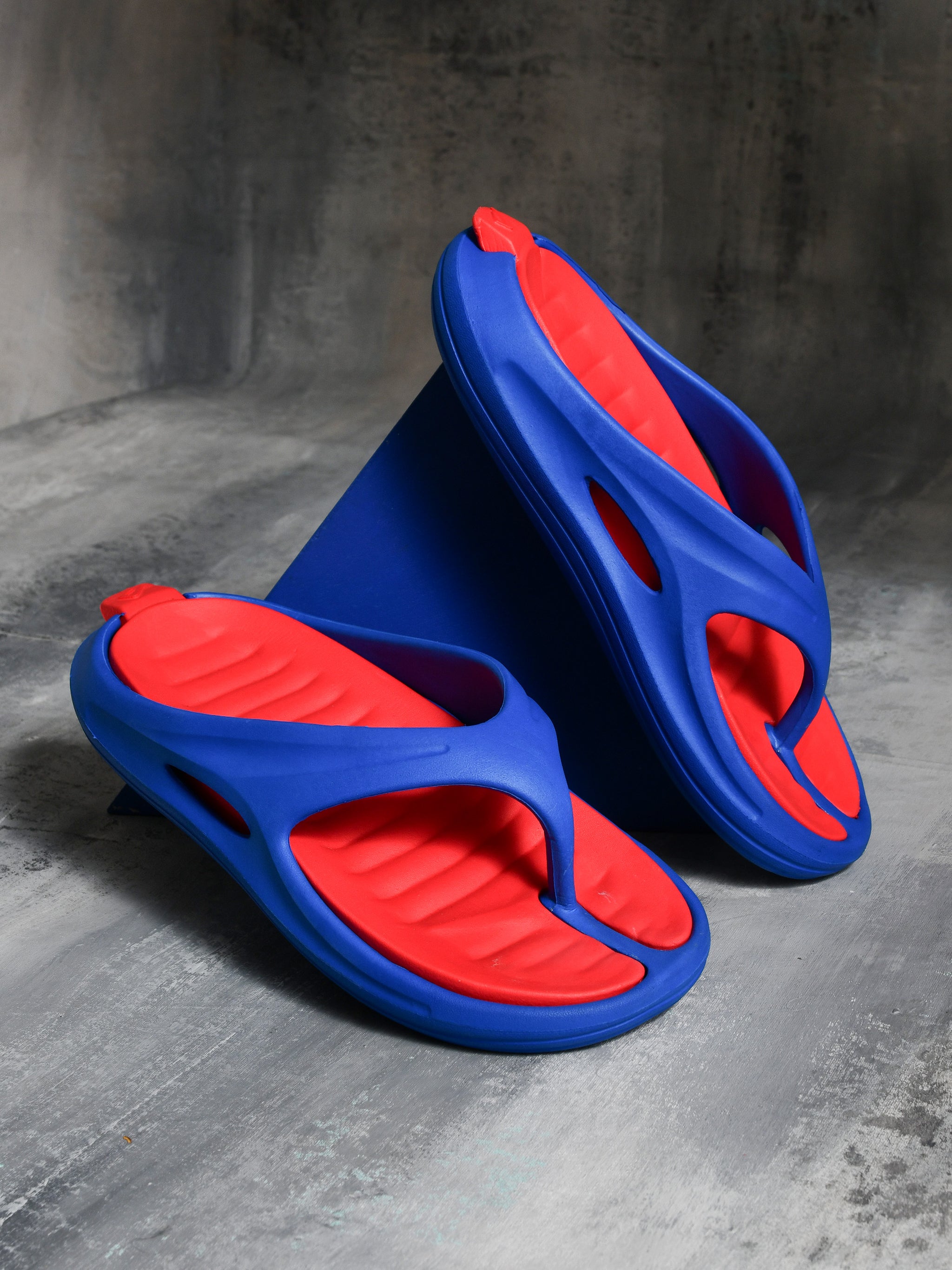 Impakto Men's Navy and Red Flipflop - FT3100